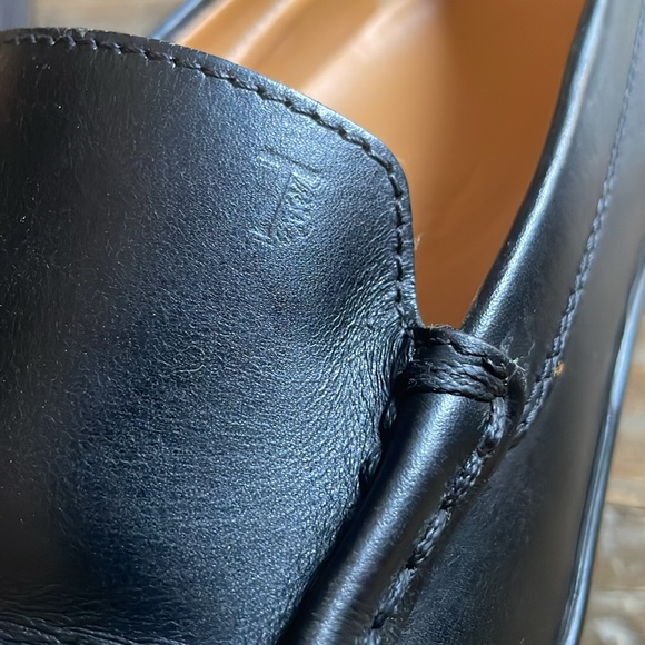 Tod's Classic Leather Slip On Loafers🖤 - Picture 11 of 14